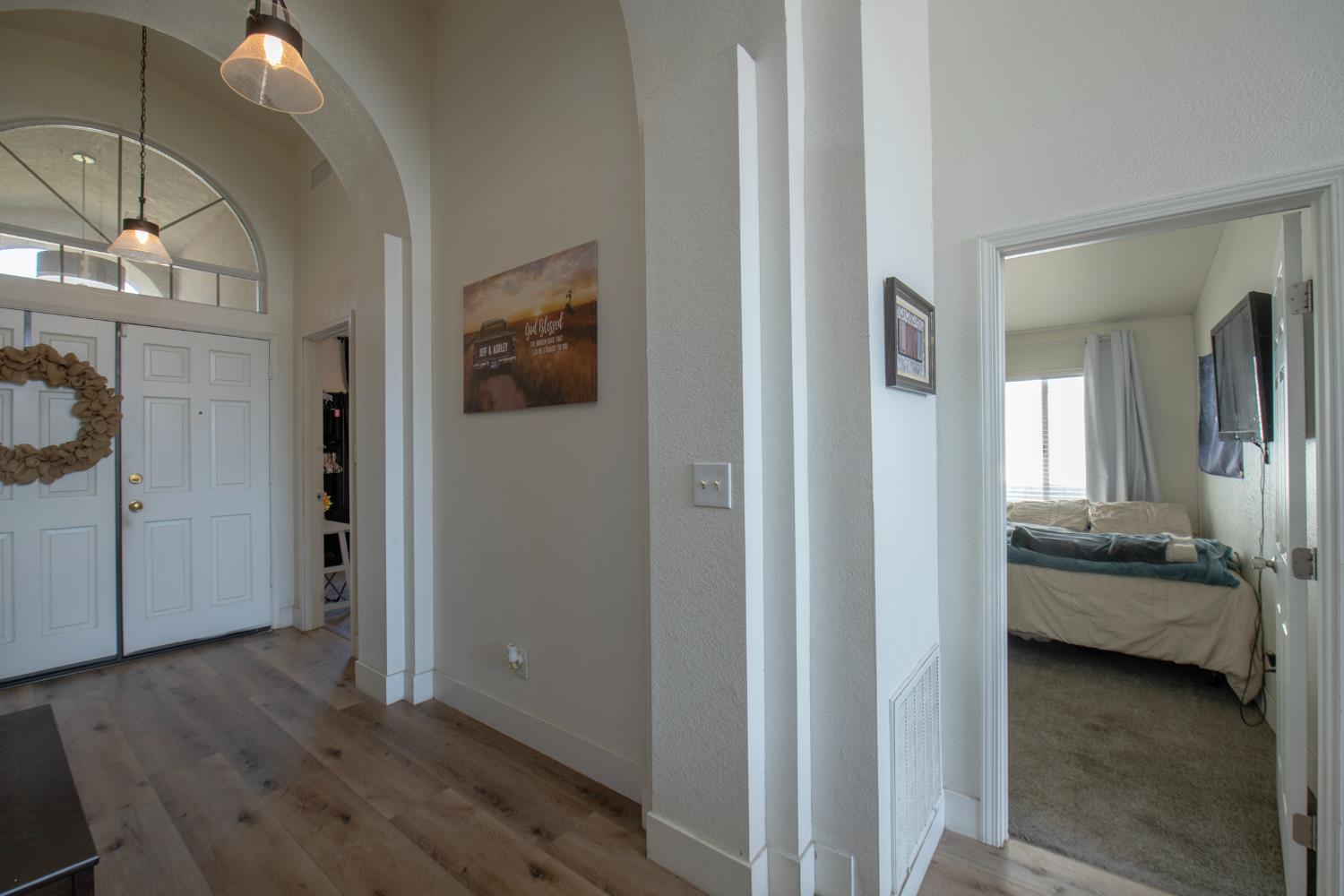 701 McArthur Ave, Clovis, CA 93611