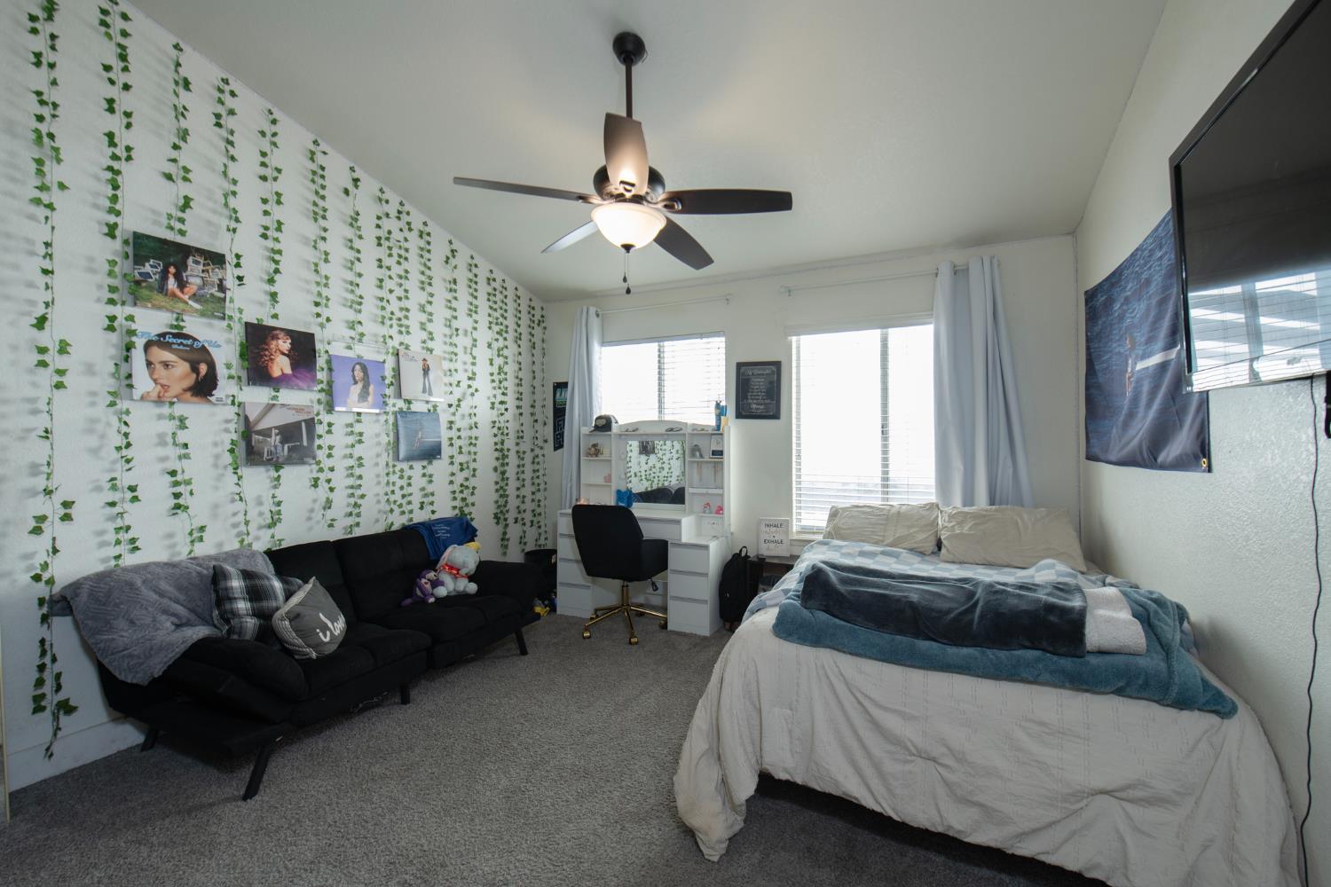 701 McArthur Ave, Clovis, CA 93611