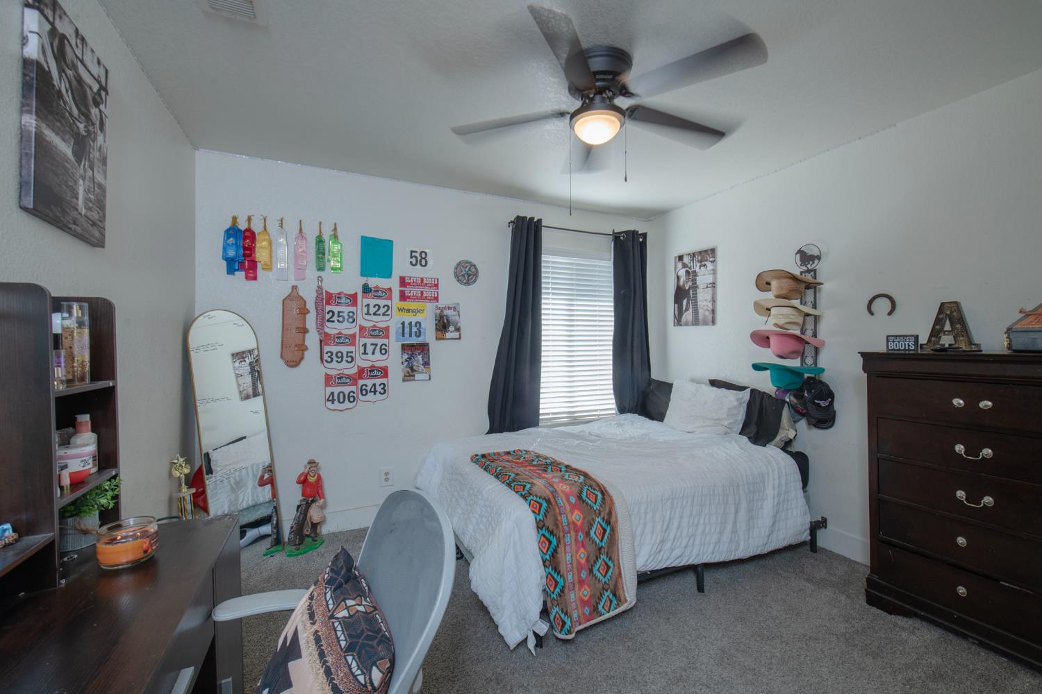 701 McArthur Ave, Clovis, CA 93611