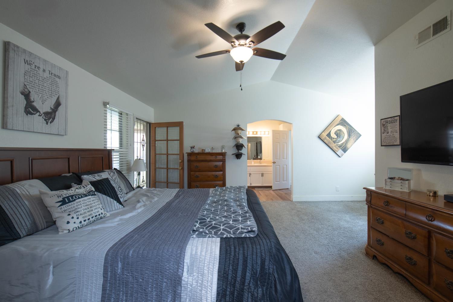 701 McArthur Ave, Clovis, CA 93611