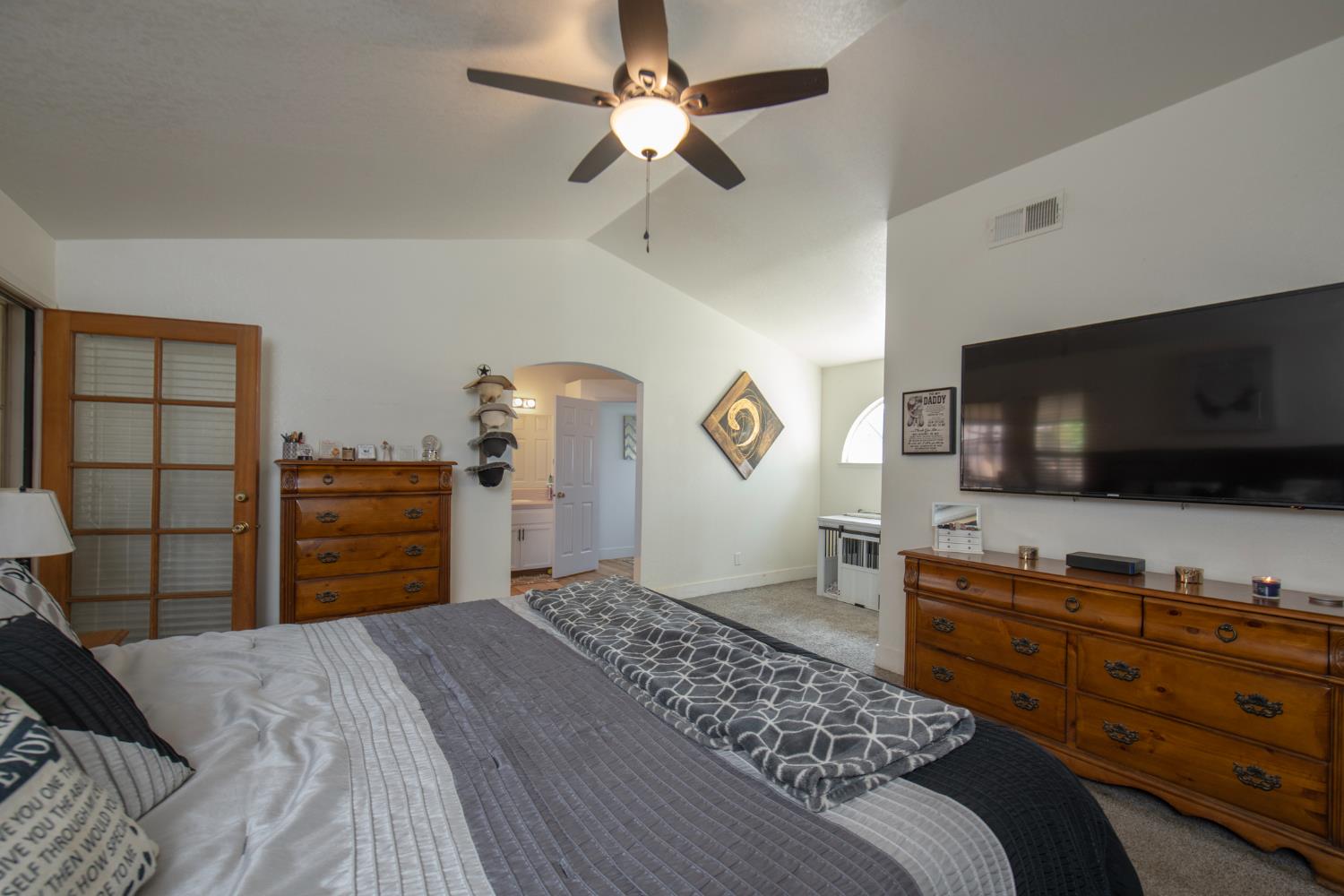 701 McArthur Ave, Clovis, CA 93611