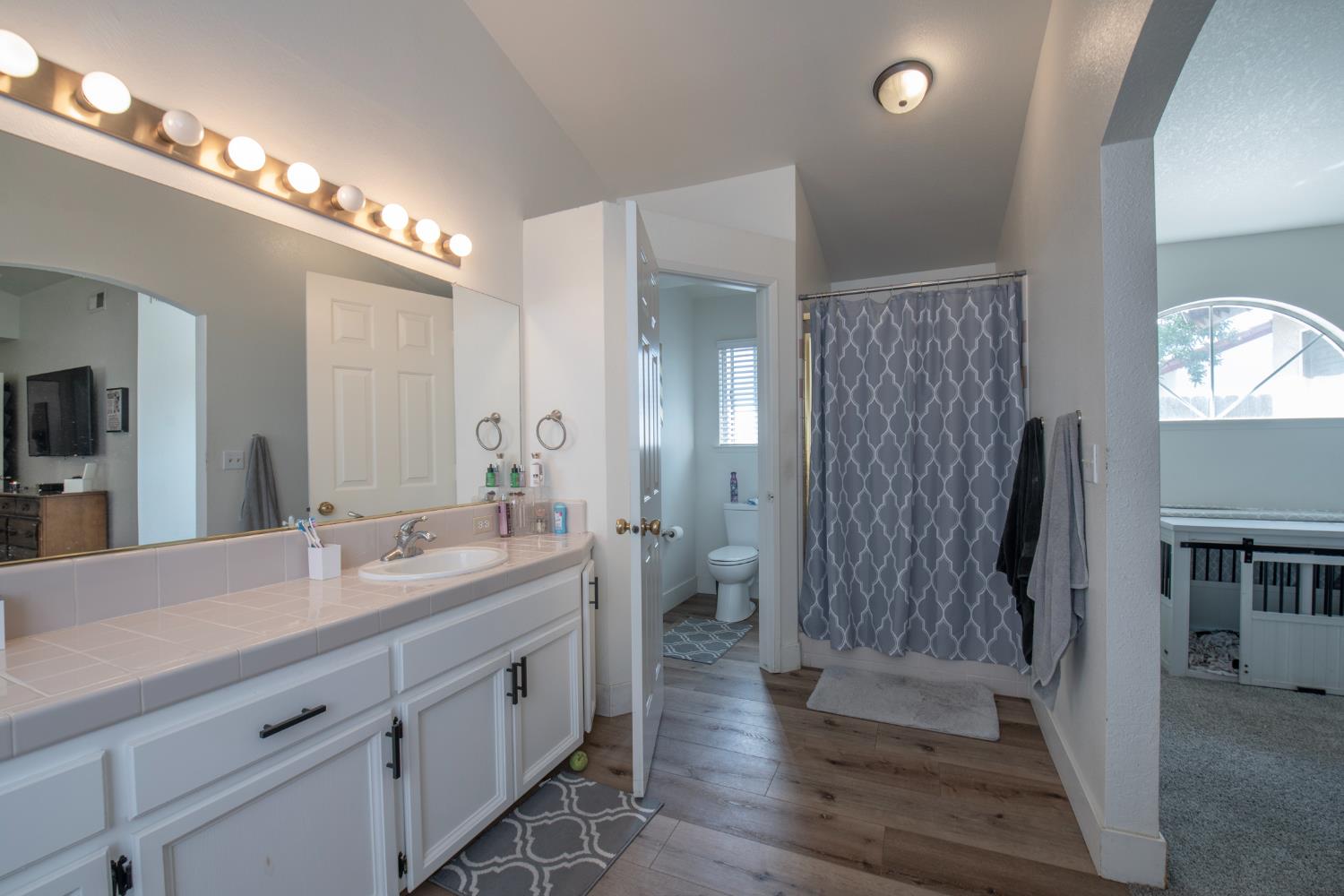 701 McArthur Ave, Clovis, CA 93611