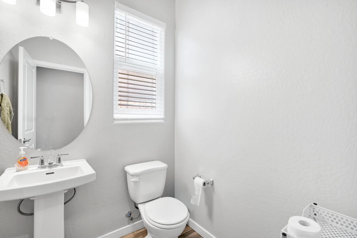 3875 Roberts Ave, Clovis, CA 93619