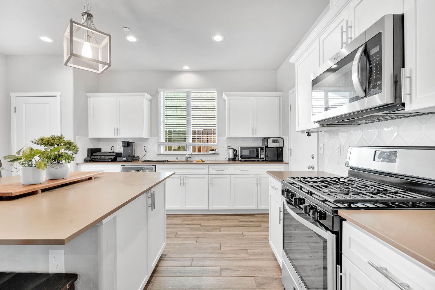 3875 Roberts Ave, Clovis, CA 93619