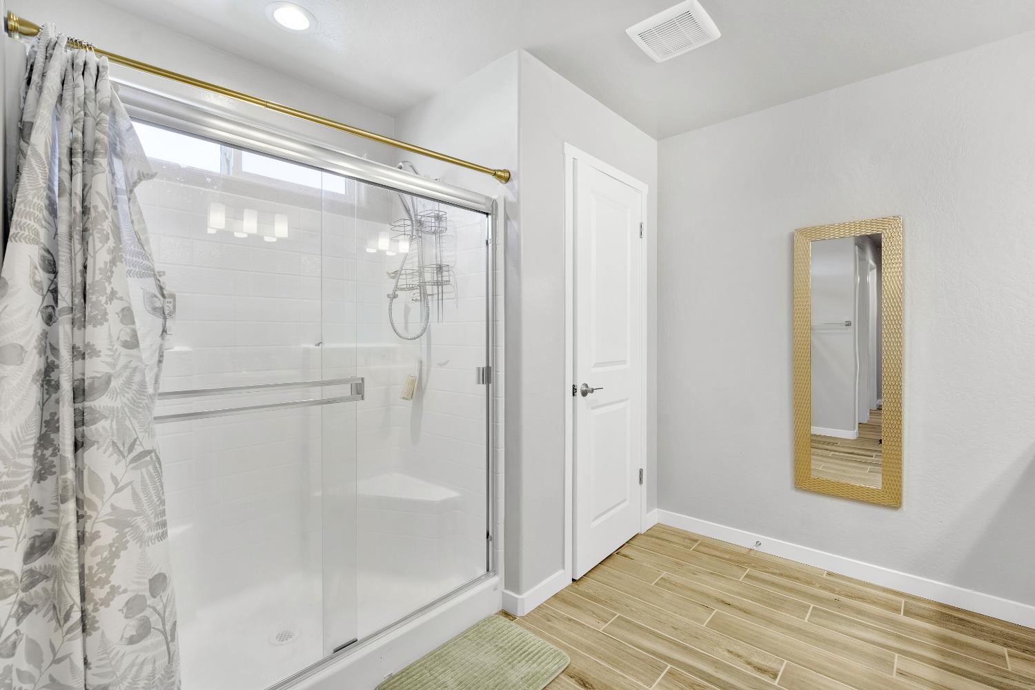 3875 Roberts Ave, Clovis, CA 93619