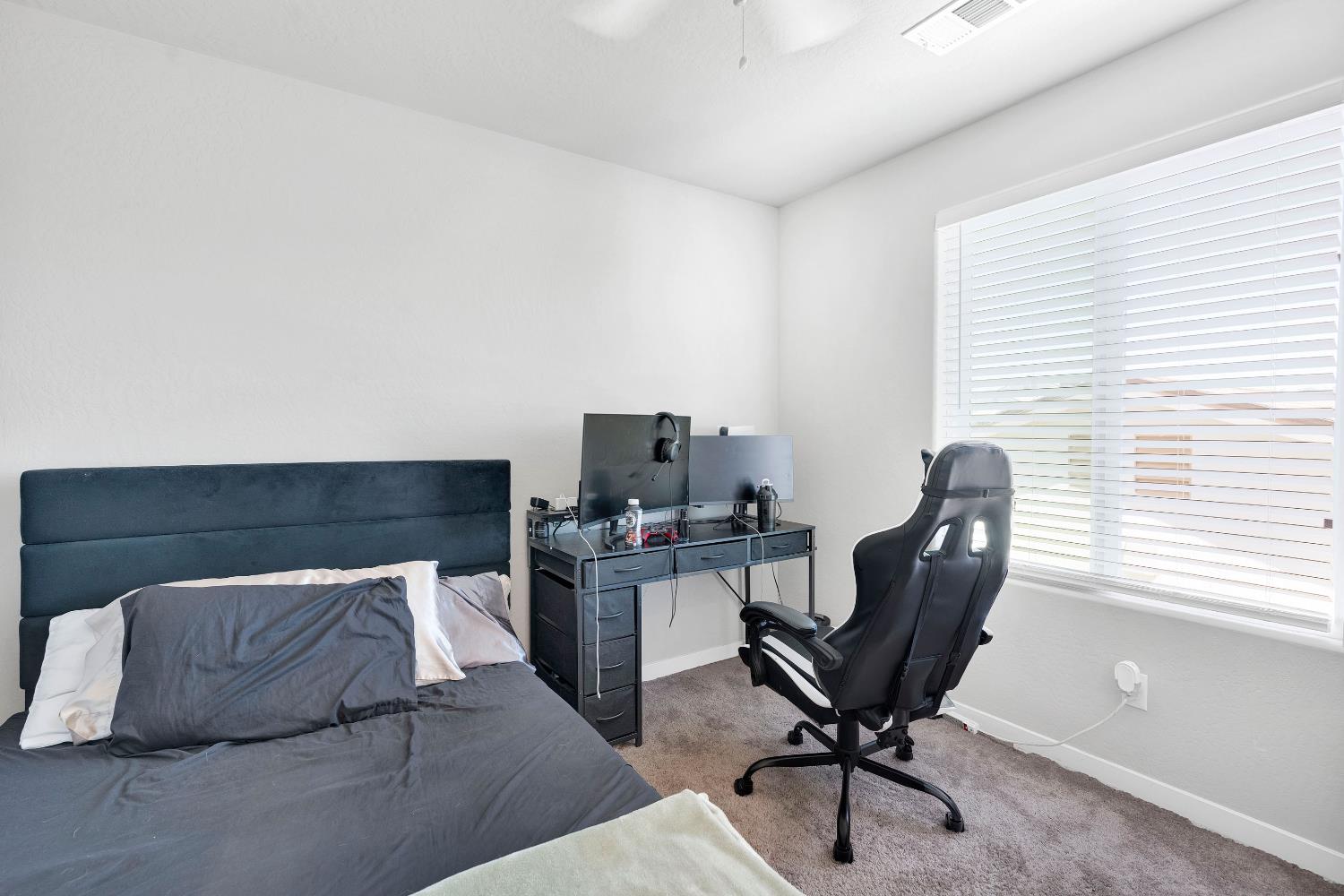 3875 Roberts Ave, Clovis, CA 93619