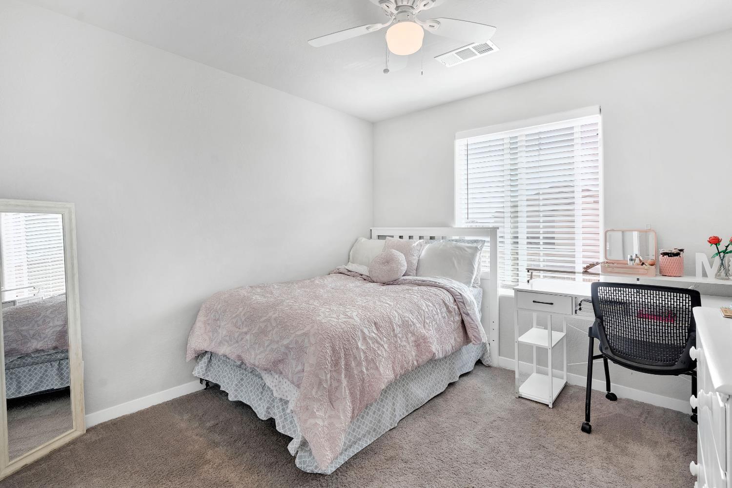 3875 Roberts Ave, Clovis, CA 93619