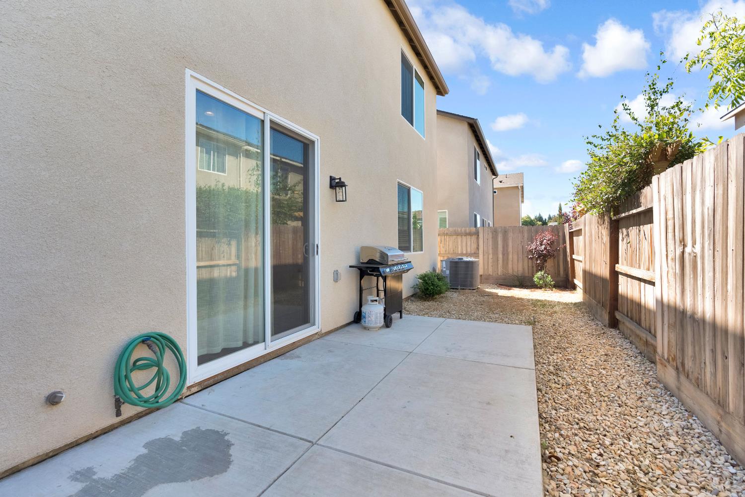 3875 Roberts Ave, Clovis, CA 93619