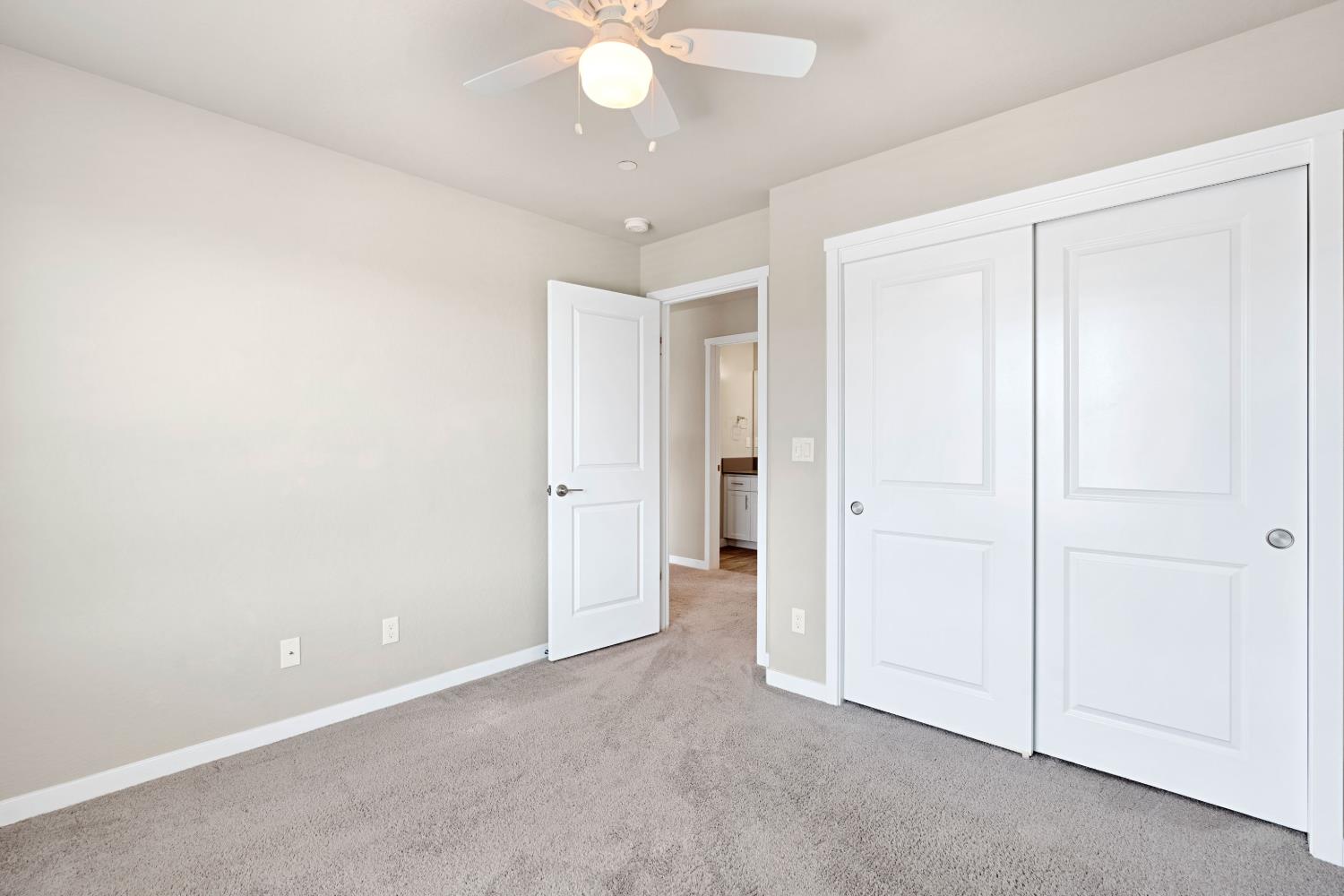 3875 Roberts Ave, Clovis, CA 93619