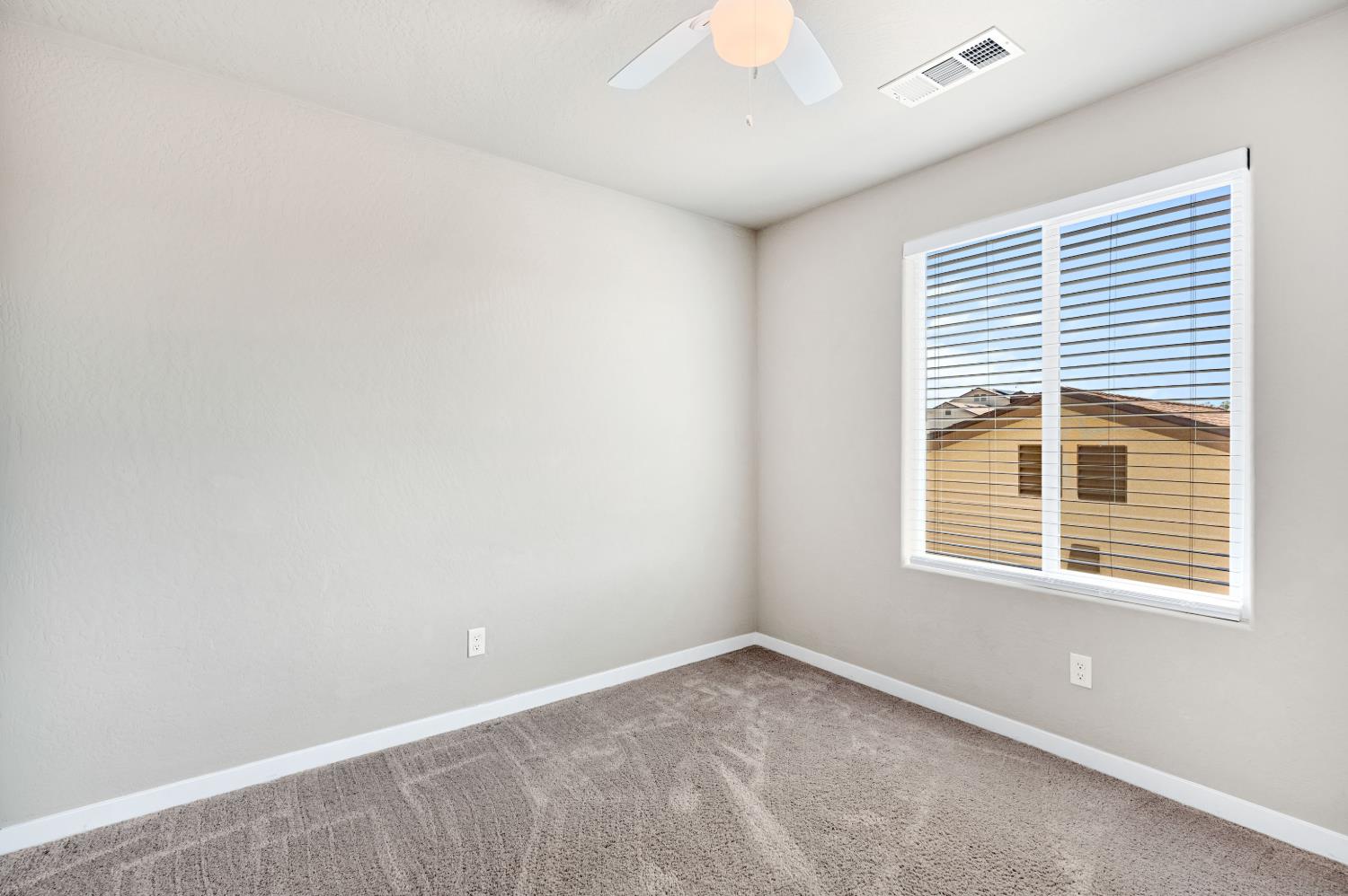 3875 Roberts Ave, Clovis, CA 93619