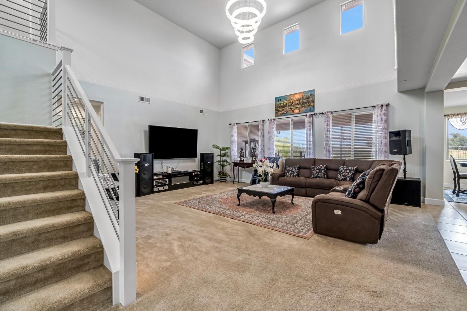 3405 W Kamm Ave, Dinuba, CA 93618