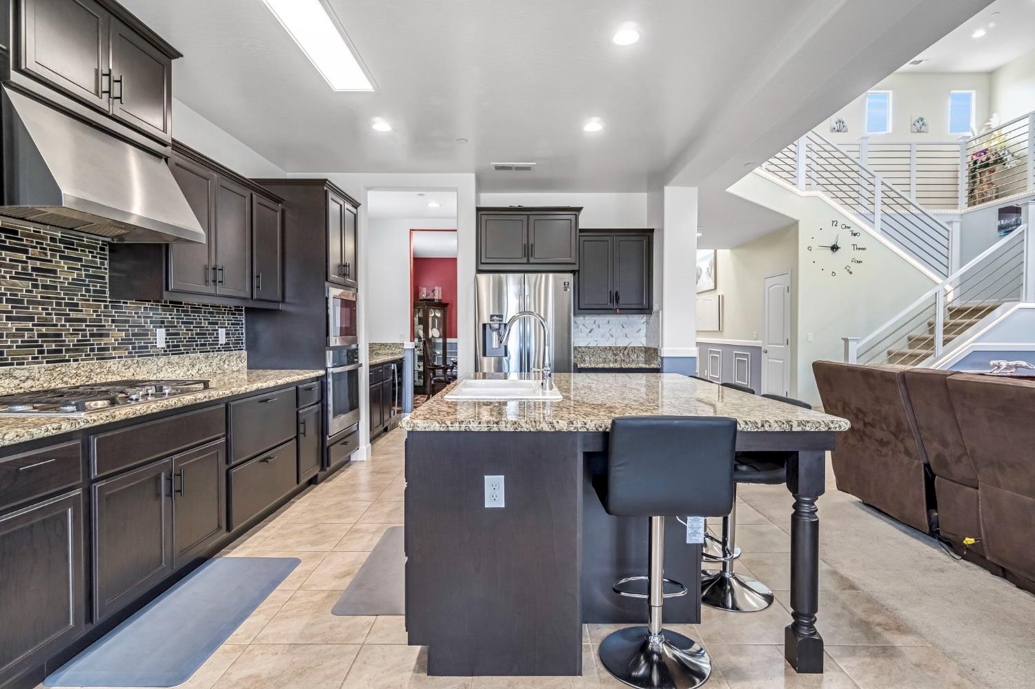 3405 W Kamm Ave, Dinuba, CA 93618