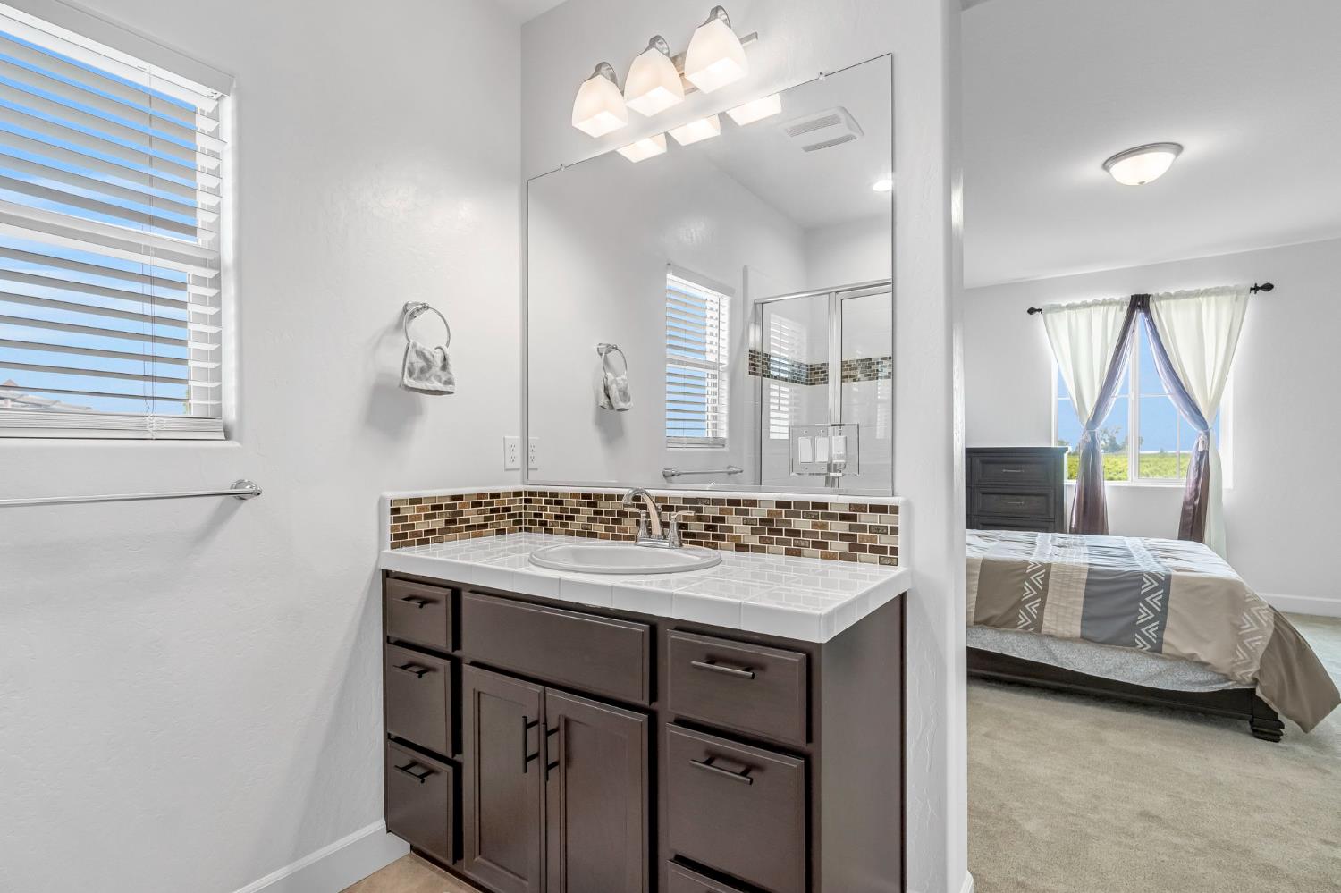 3405 W Kamm Ave, Dinuba, CA 93618