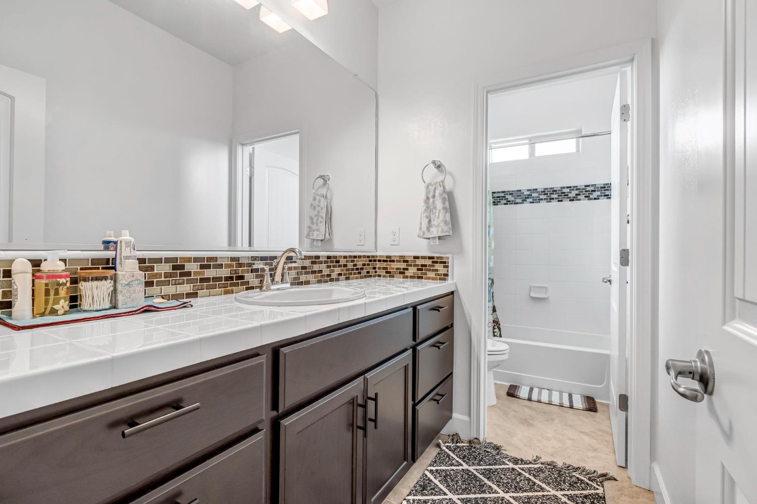 3405 W Kamm Ave, Dinuba, CA 93618