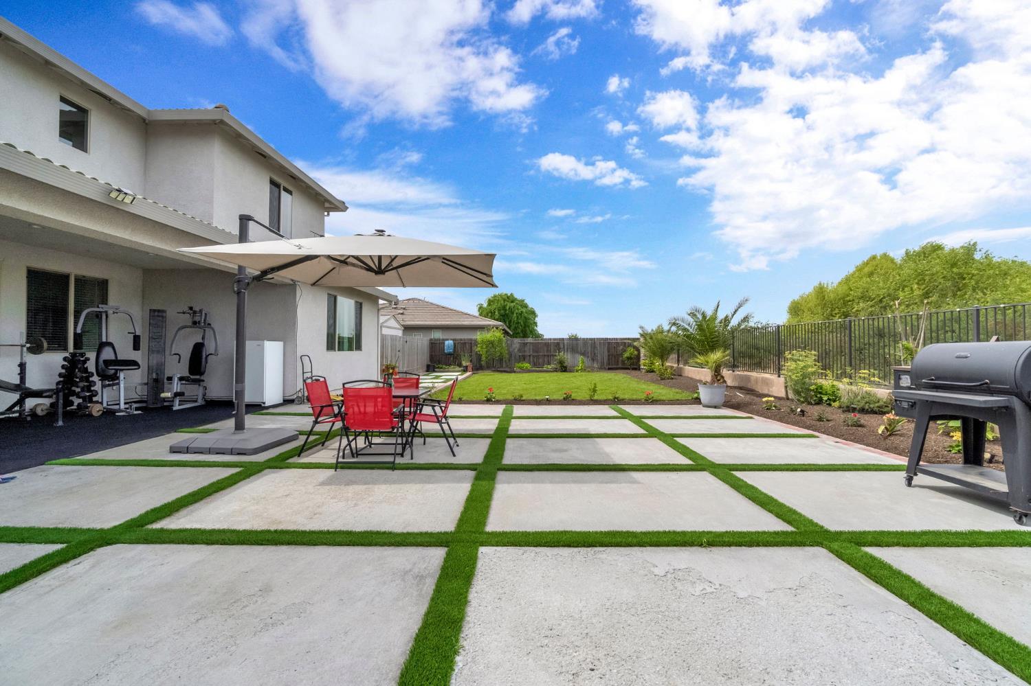 3405 W Kamm Ave, Dinuba, CA 93618