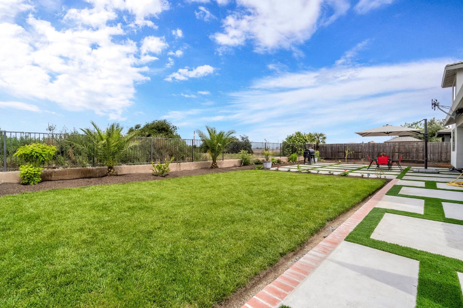 3405 W Kamm Ave, Dinuba, CA 93618