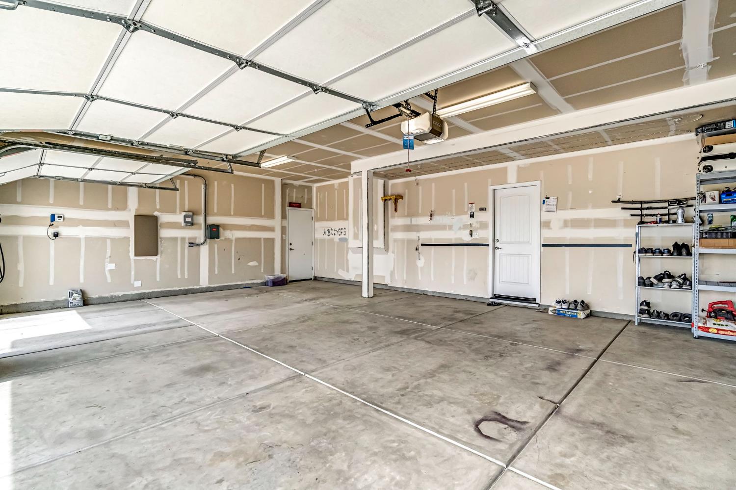 3405 W Kamm Ave, Dinuba, CA 93618