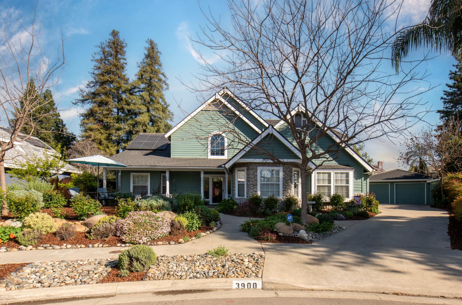 3900 W Allen Ct, Visalia, CA 93291