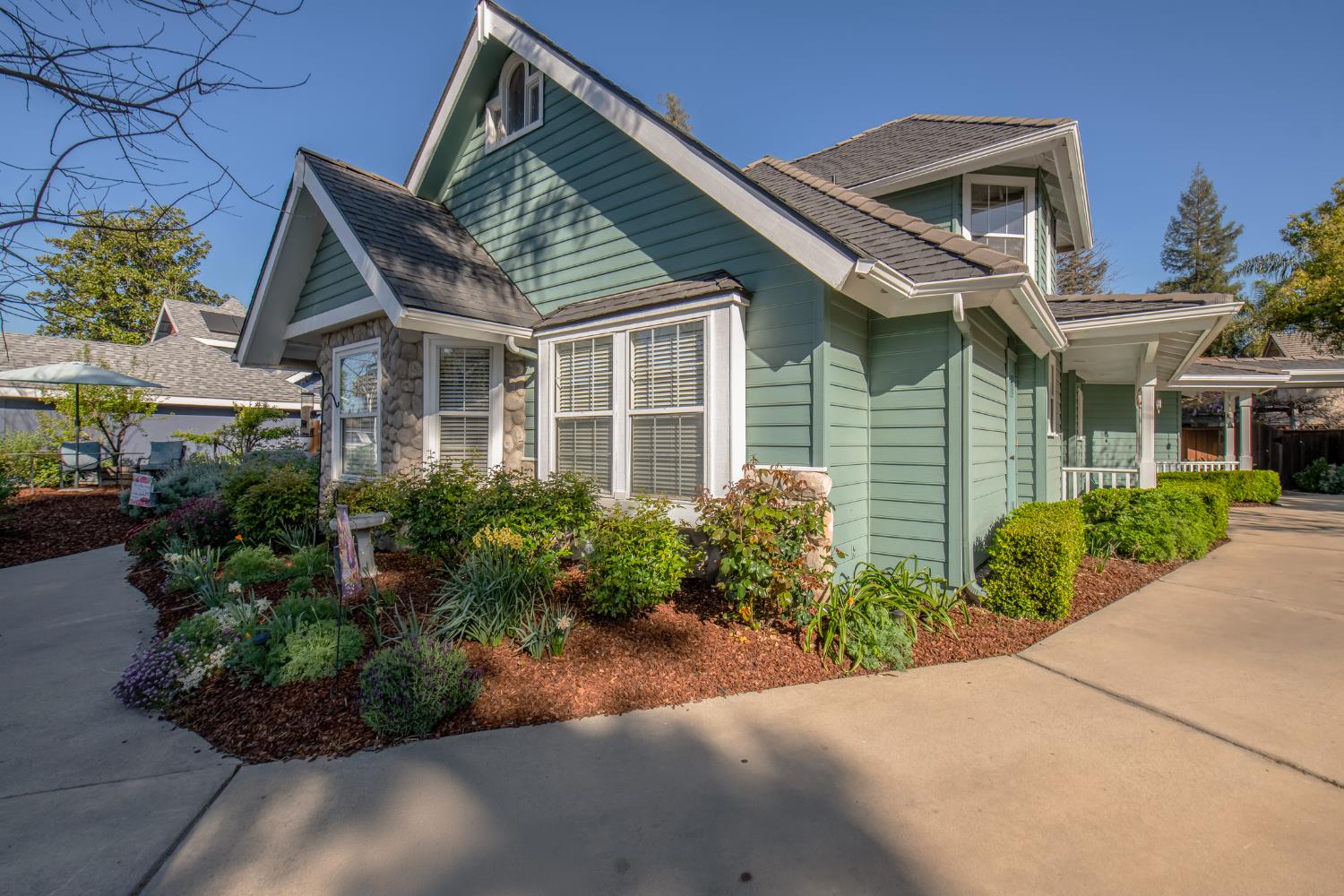 3900 W Allen Ct, Visalia, CA 93291