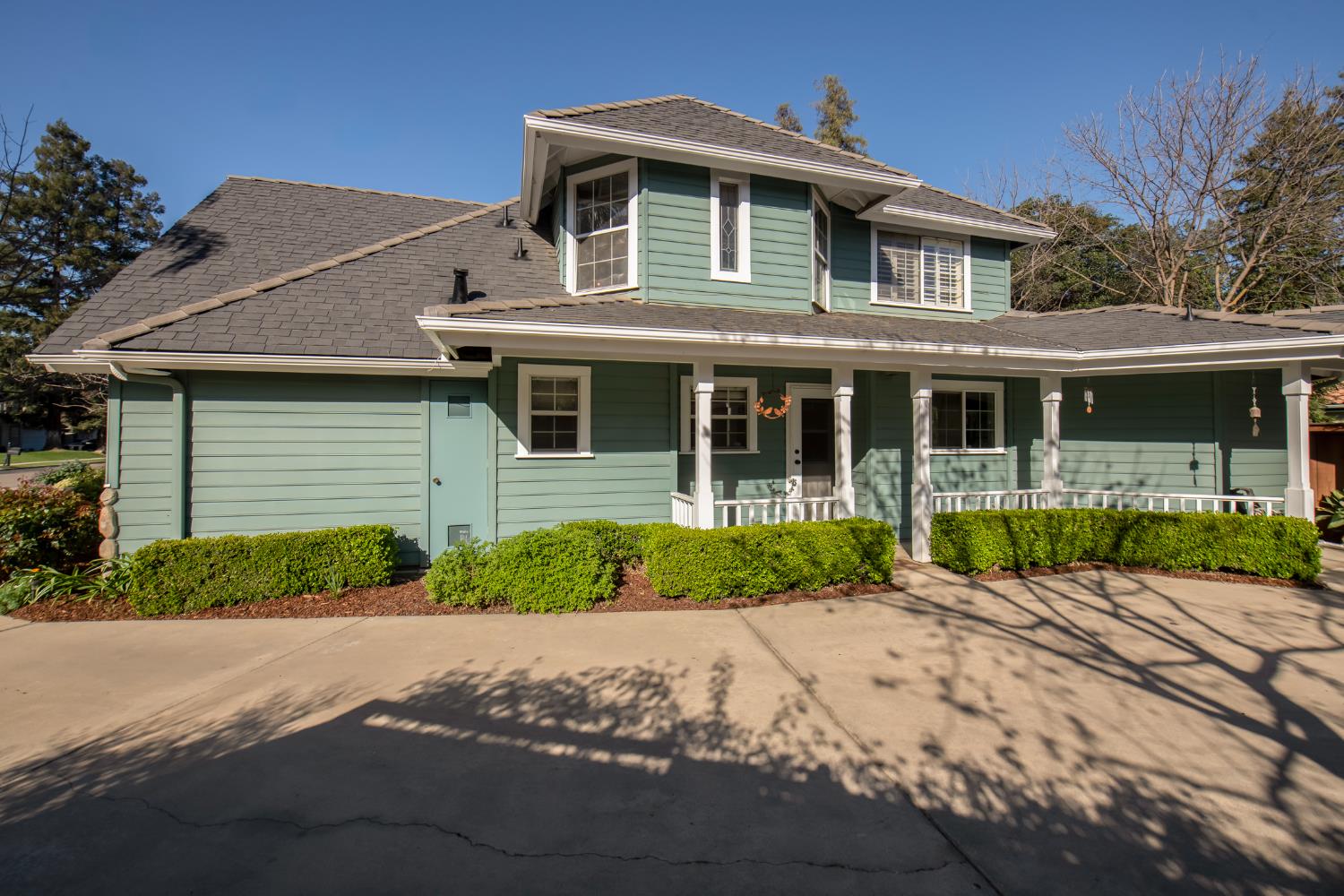 3900 W Allen Ct, Visalia, CA 93291