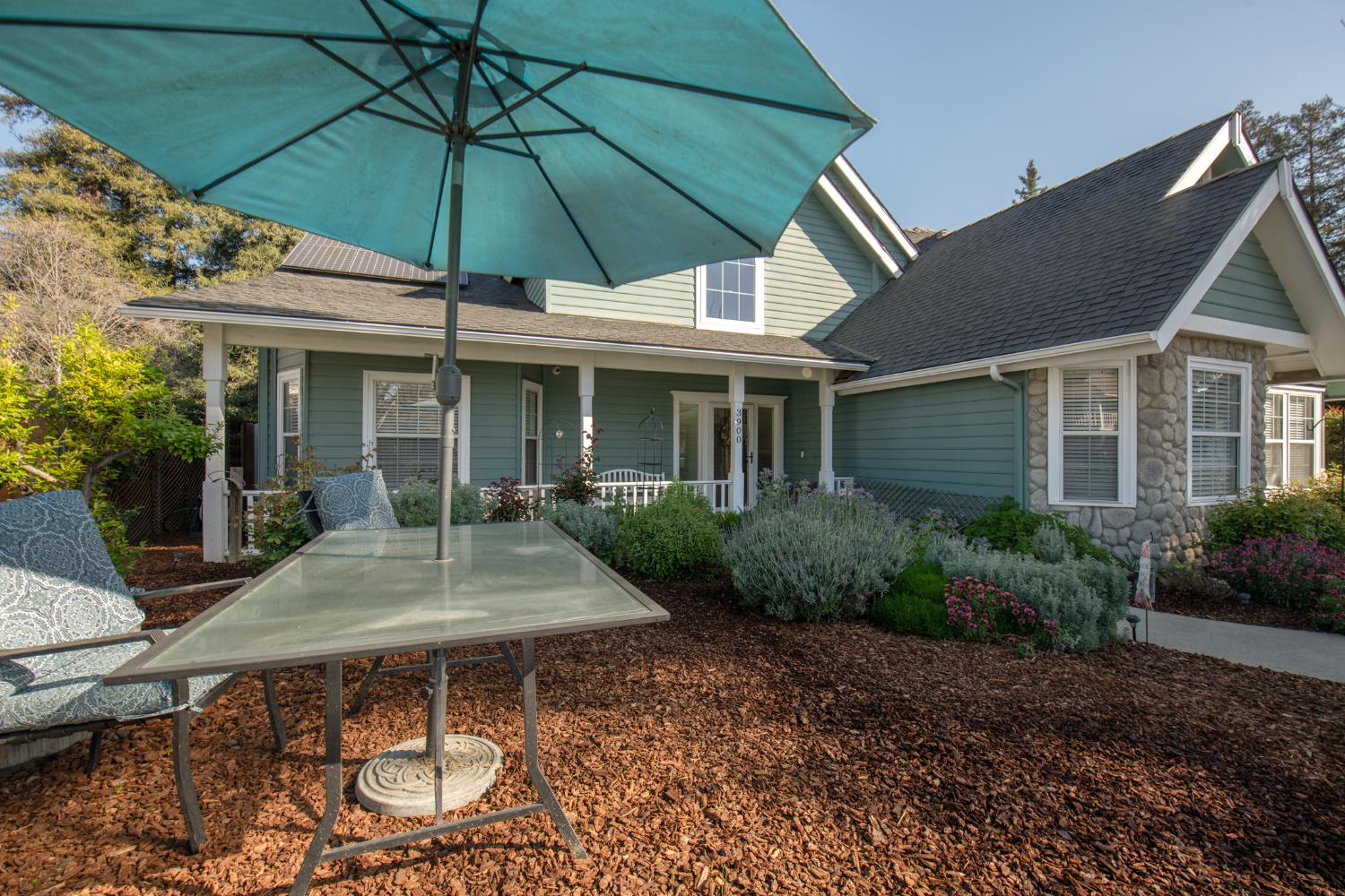 3900 W Allen Ct, Visalia, CA 93291