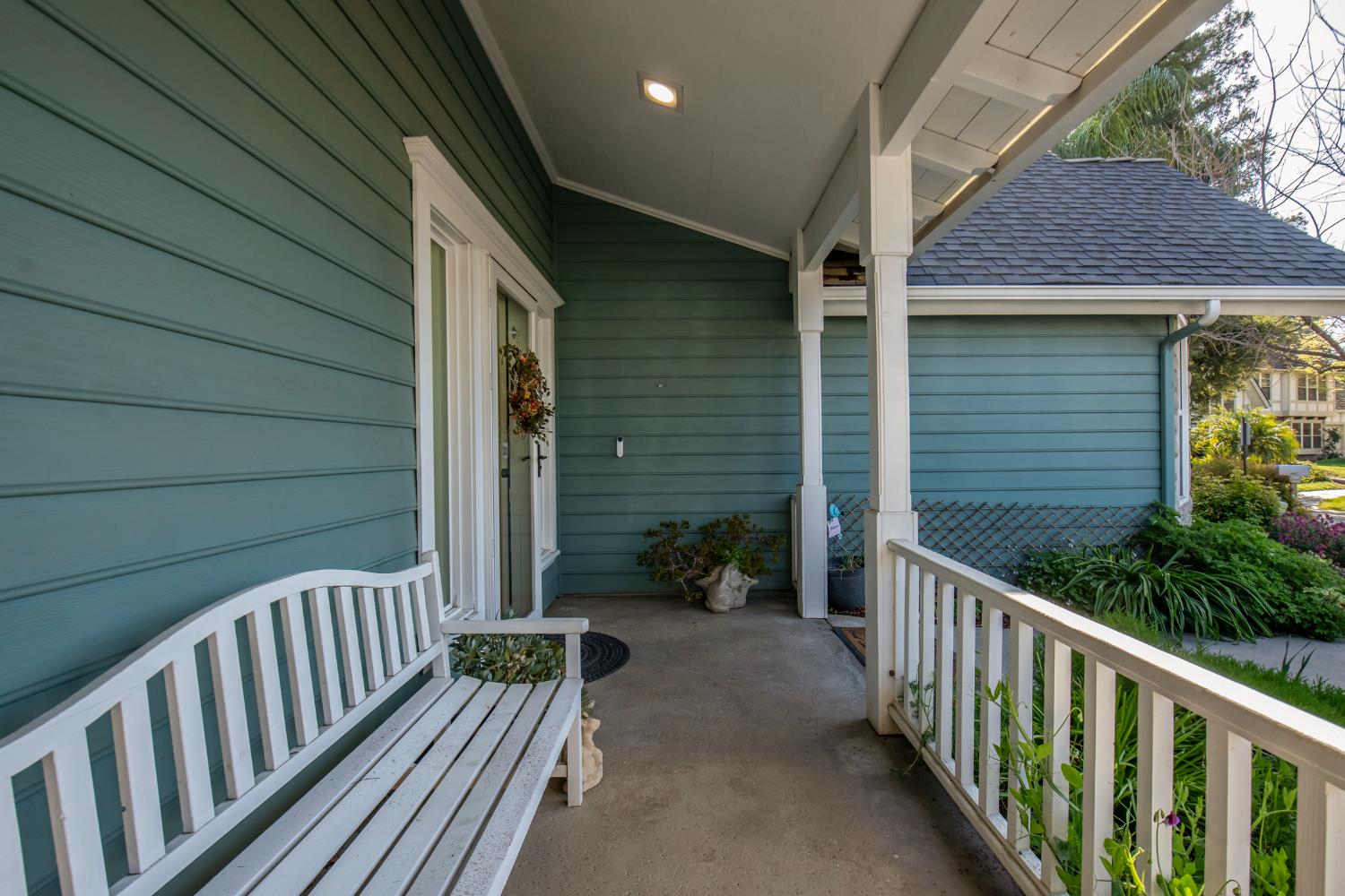 3900 W Allen Ct, Visalia, CA 93291