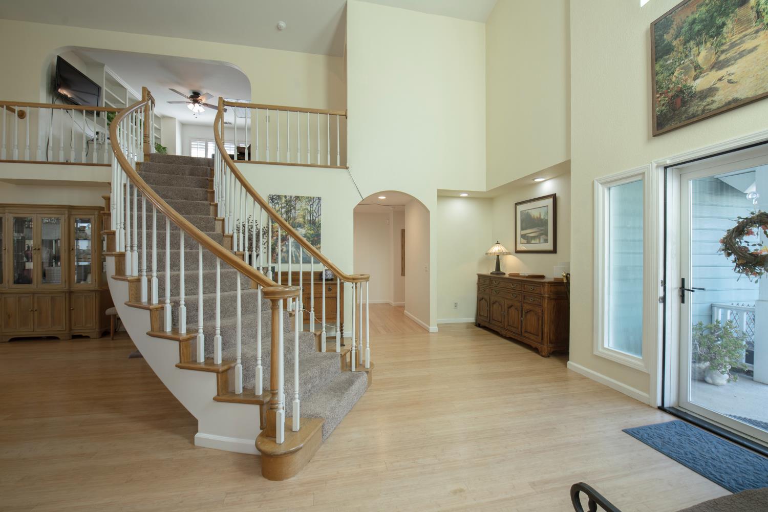 3900 W Allen Ct, Visalia, CA 93291