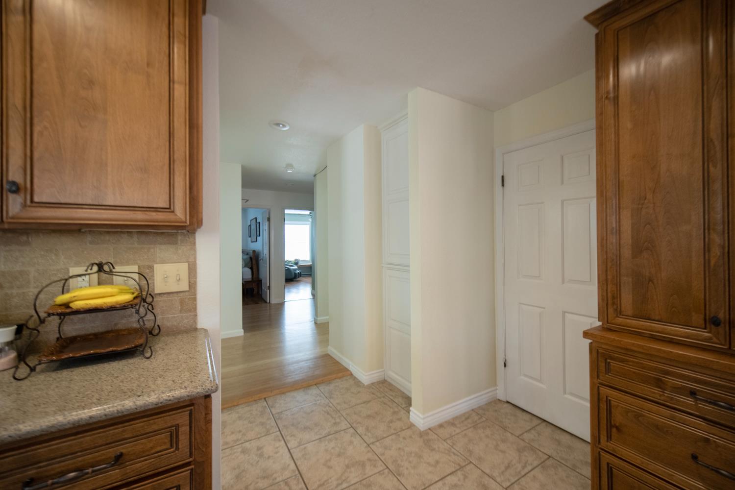 3900 W Allen Ct, Visalia, CA 93291