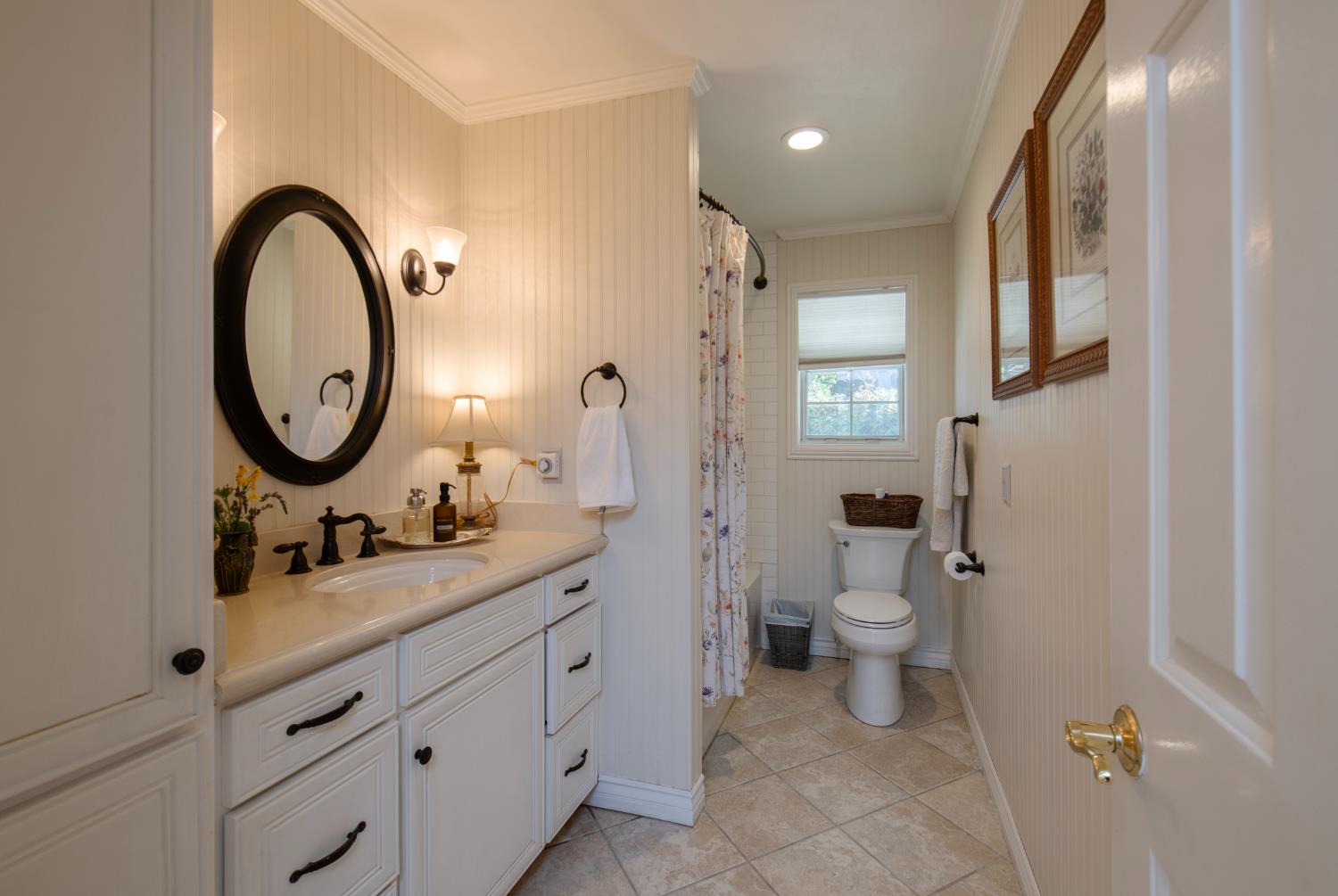 3900 W Allen Ct, Visalia, CA 93291