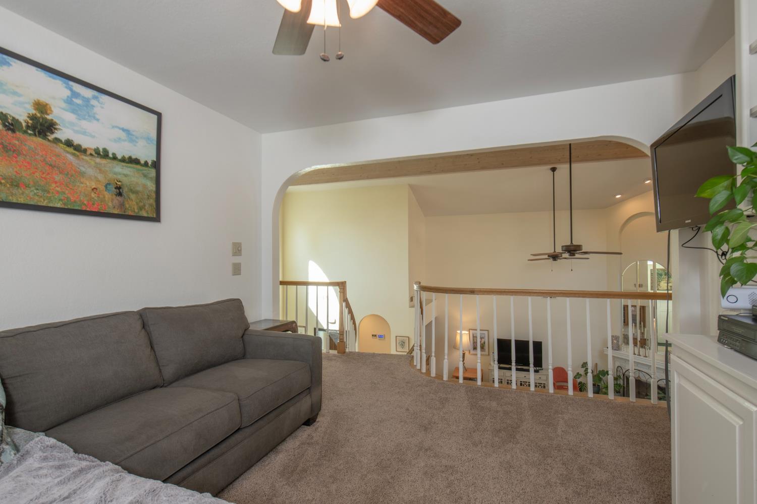 3900 W Allen Ct, Visalia, CA 93291