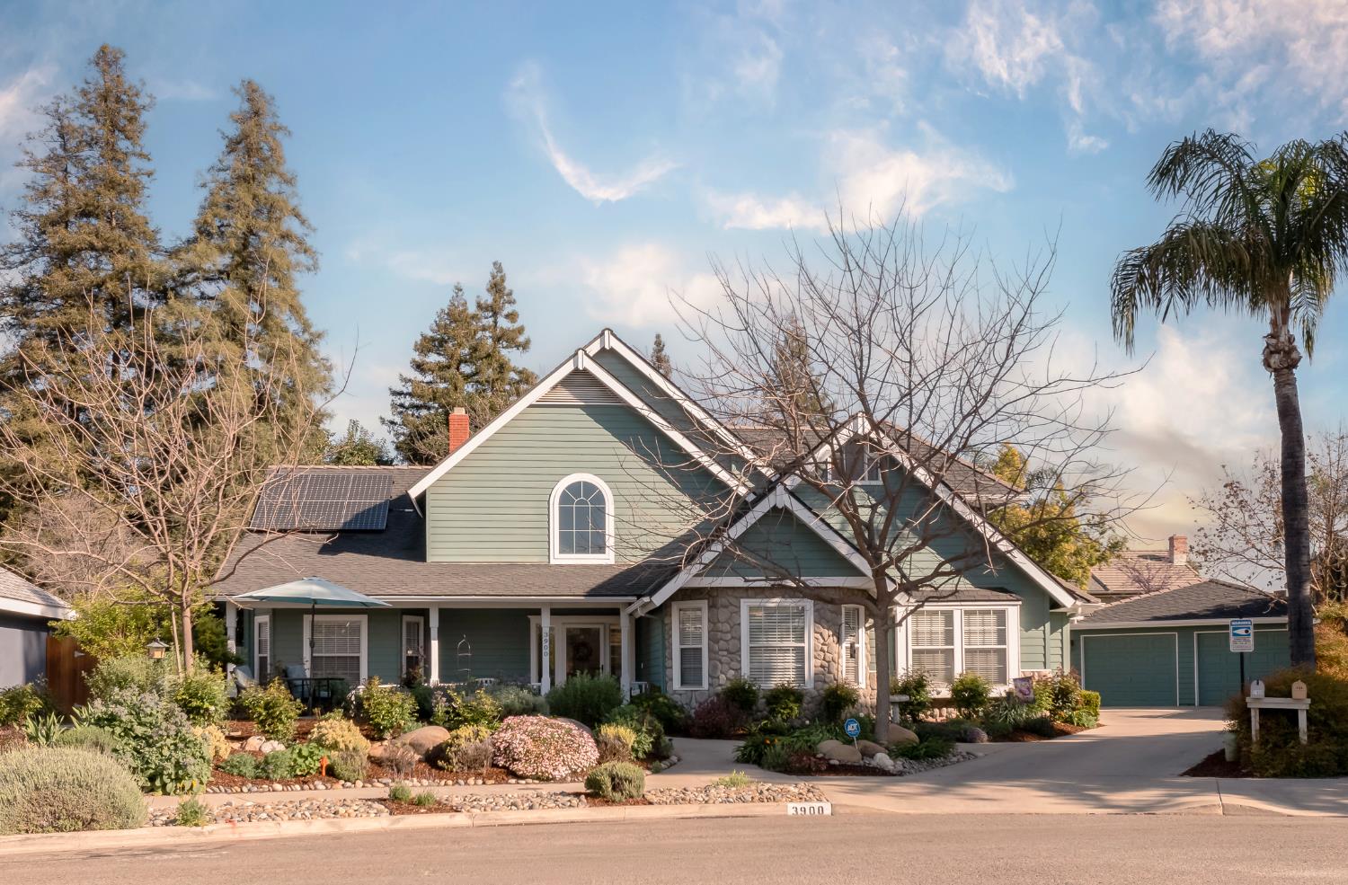 3900 W Allen Ct, Visalia, CA 93291