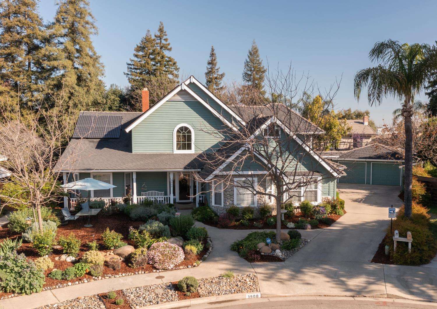 3900 W Allen Ct, Visalia, CA 93291