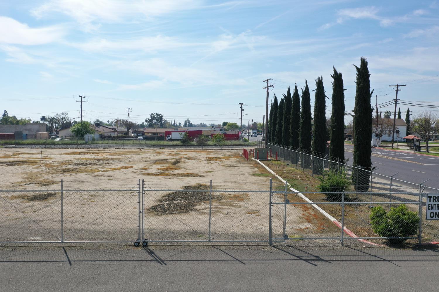 980 Farmersville Blvd, Farmersville, CA 93223