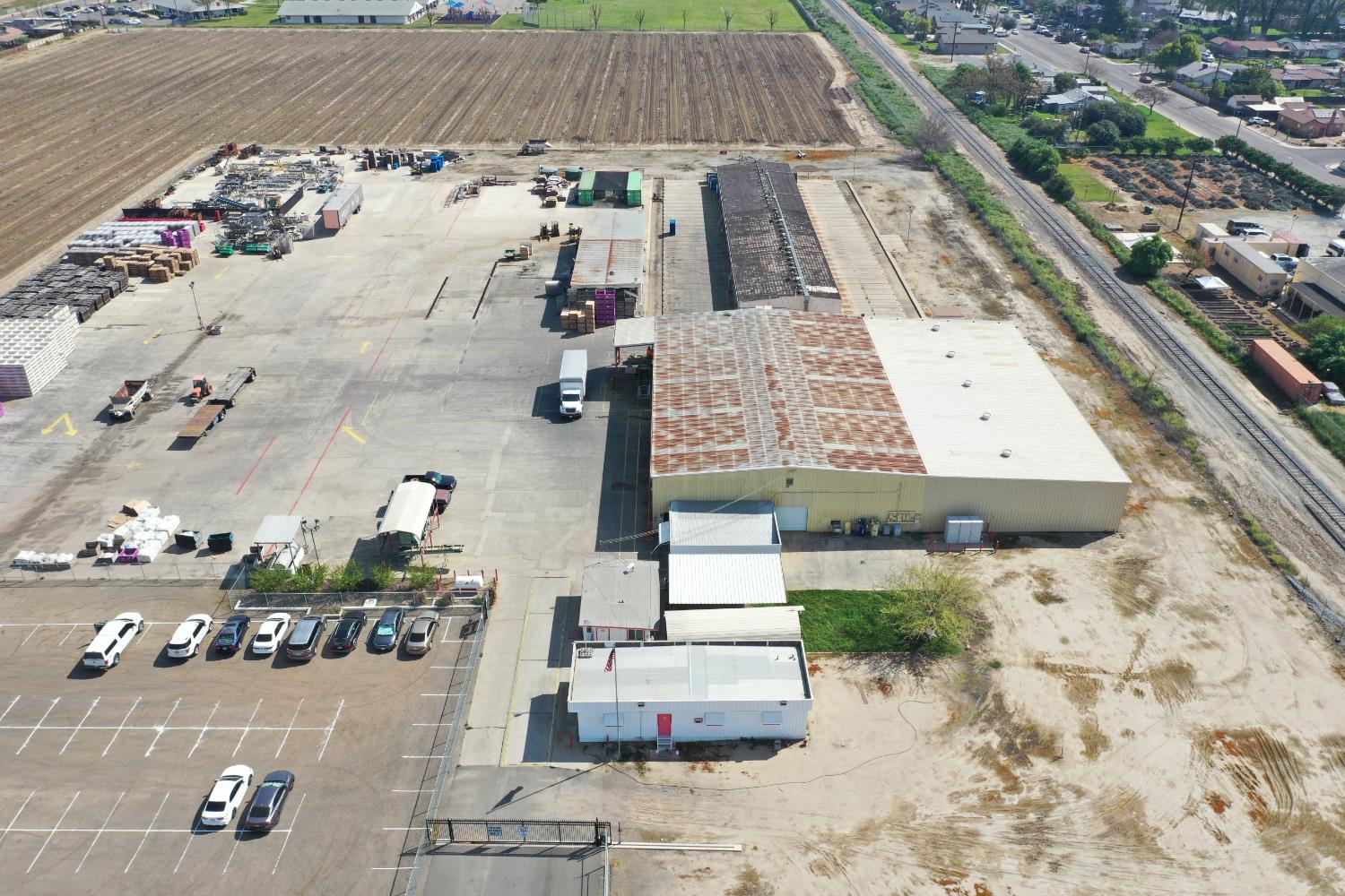 980 Farmersville Blvd, Farmersville, CA 93223