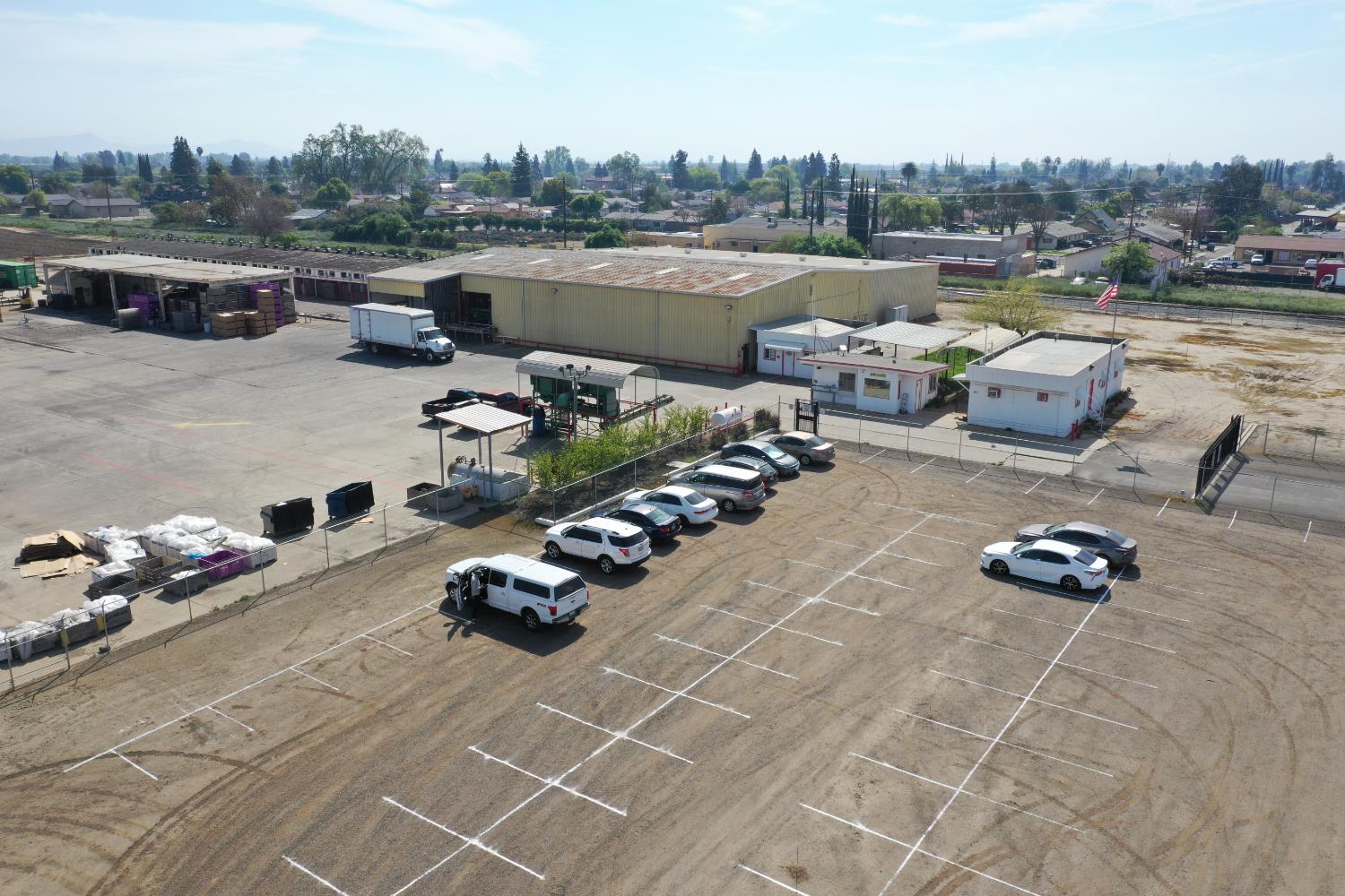 980 Farmersville Blvd, Farmersville, CA 93223