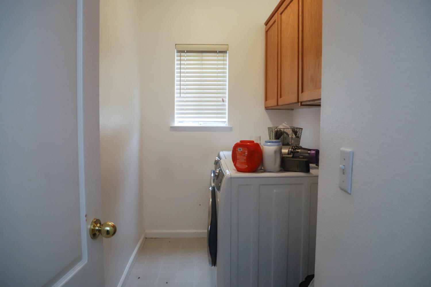 2098 E Revere Rd, Fresno, CA 93720