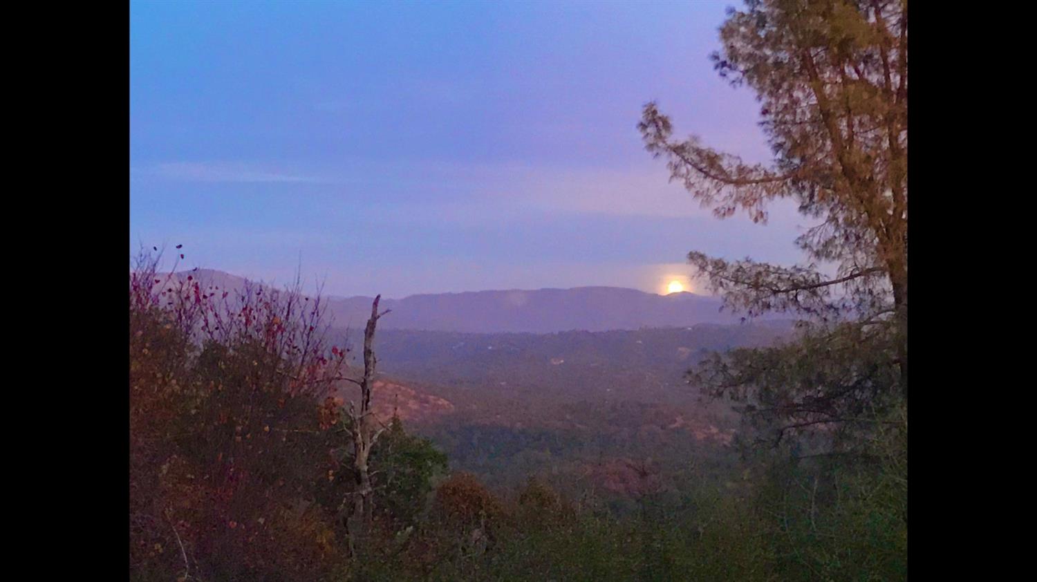 10 Old Oak Ln, Mariposa, CA 95338