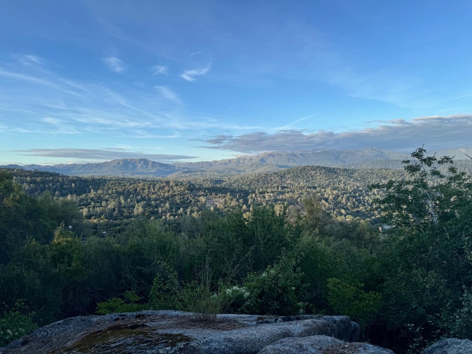 10 Old Oak Ln, Mariposa, CA 95338