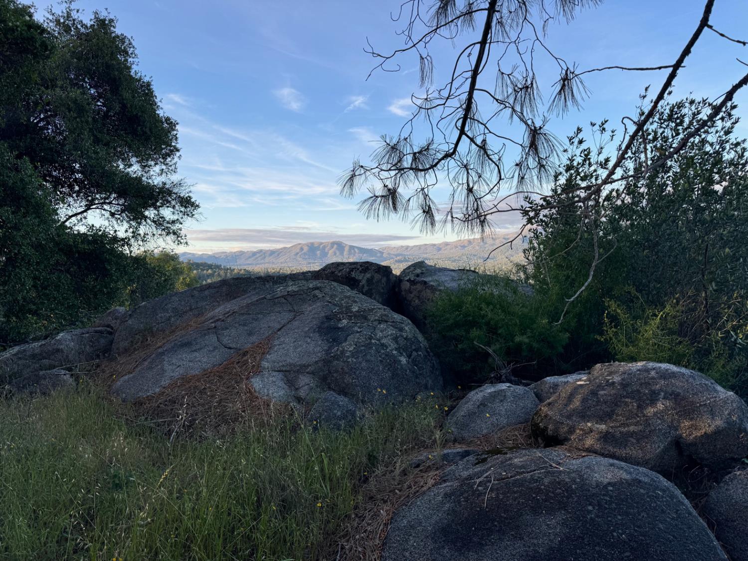 10 Old Oak Ln, Mariposa, CA 95338