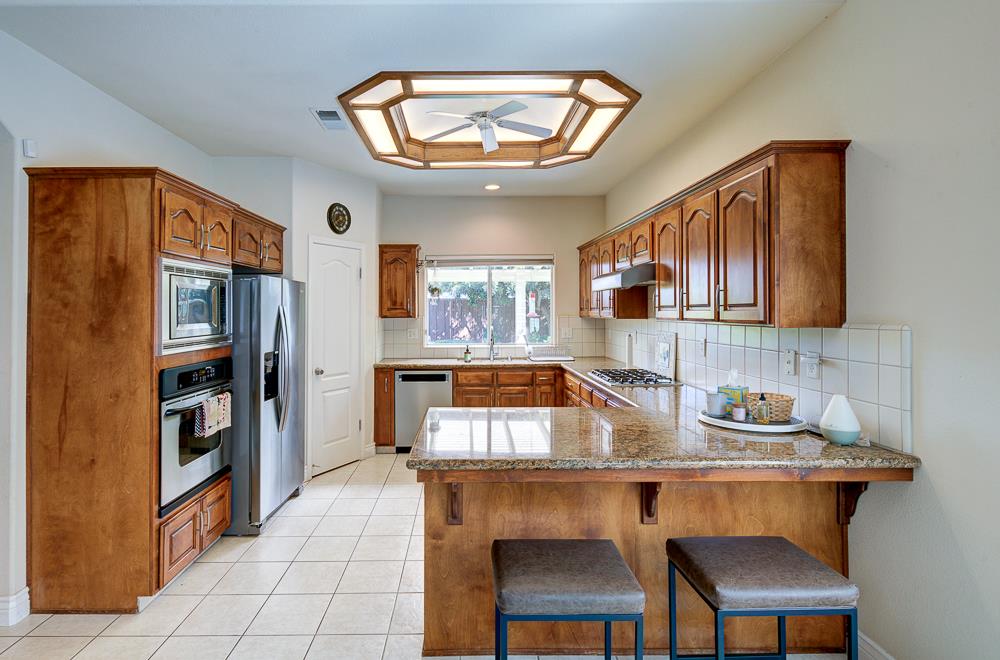 8894 N Winery Ave, Fresno, CA 93720