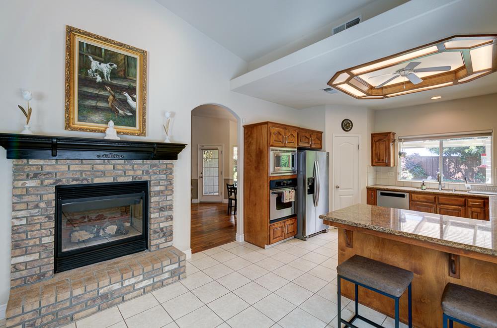 8894 N Winery Ave, Fresno, CA 93720