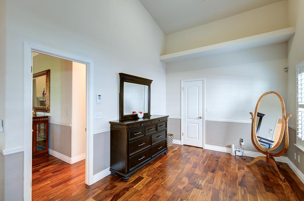 8894 N Winery Ave, Fresno, CA 93720