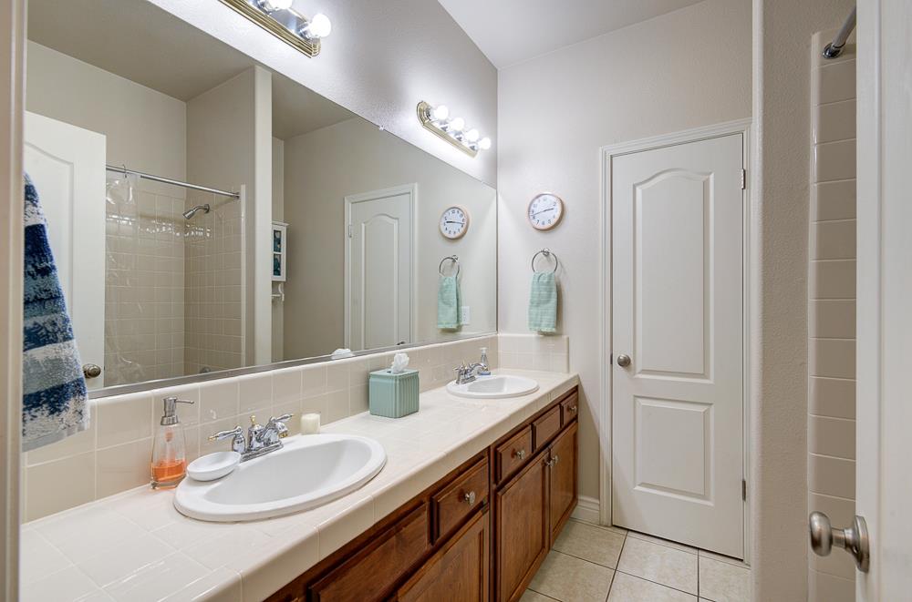 8894 N Winery Ave, Fresno, CA 93720