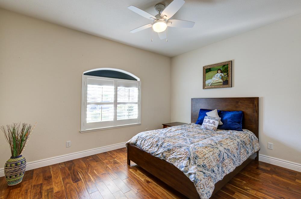 8894 N Winery Ave, Fresno, CA 93720