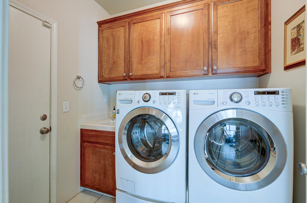 8894 N Winery Ave, Fresno, CA 93720