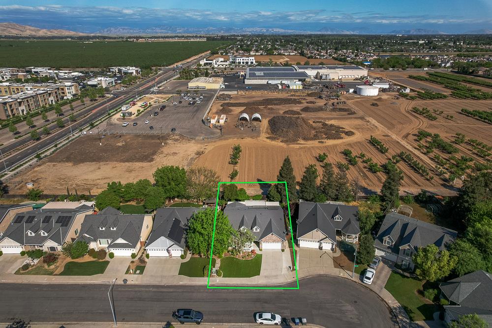 8894 N Winery Ave, Fresno, CA 93720