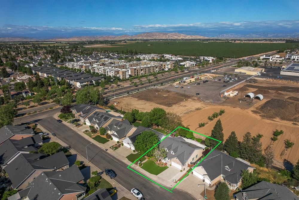 8894 N Winery Ave, Fresno, CA 93720