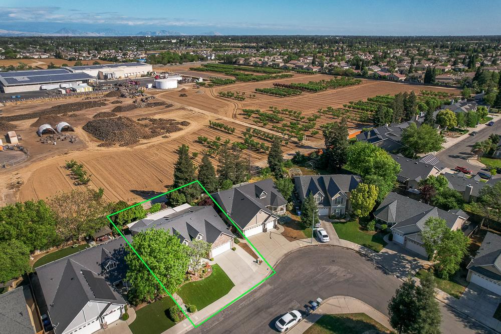 8894 N Winery Ave, Fresno, CA 93720