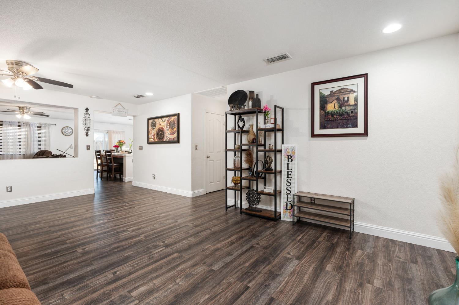 5219 E Garrett Ave, Fresno, CA 93725