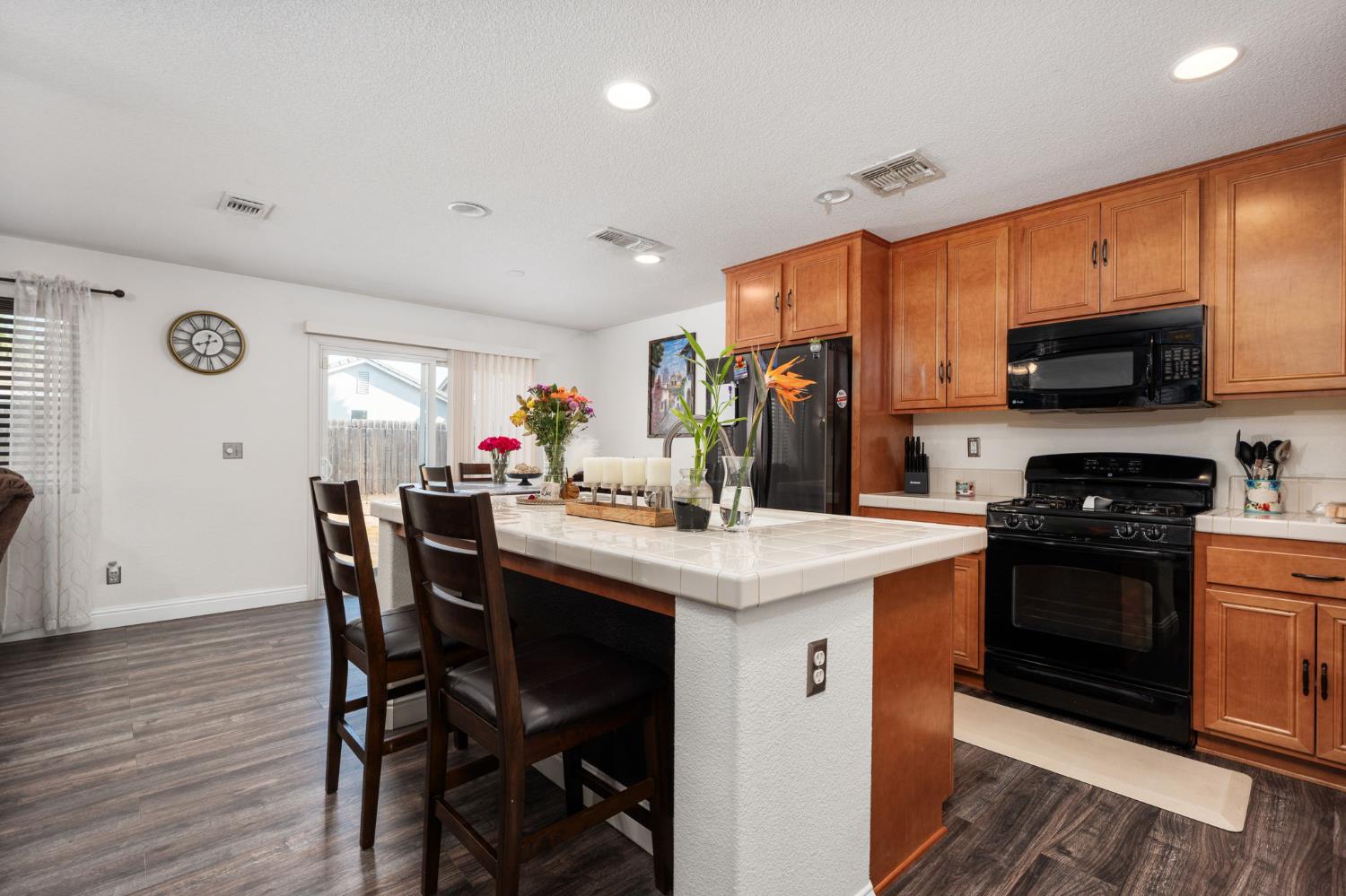 5219 E Garrett Ave, Fresno, CA 93725